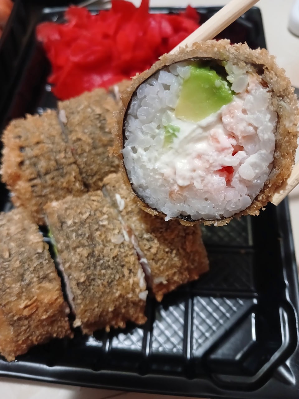 Футомакі темпура з тунцем