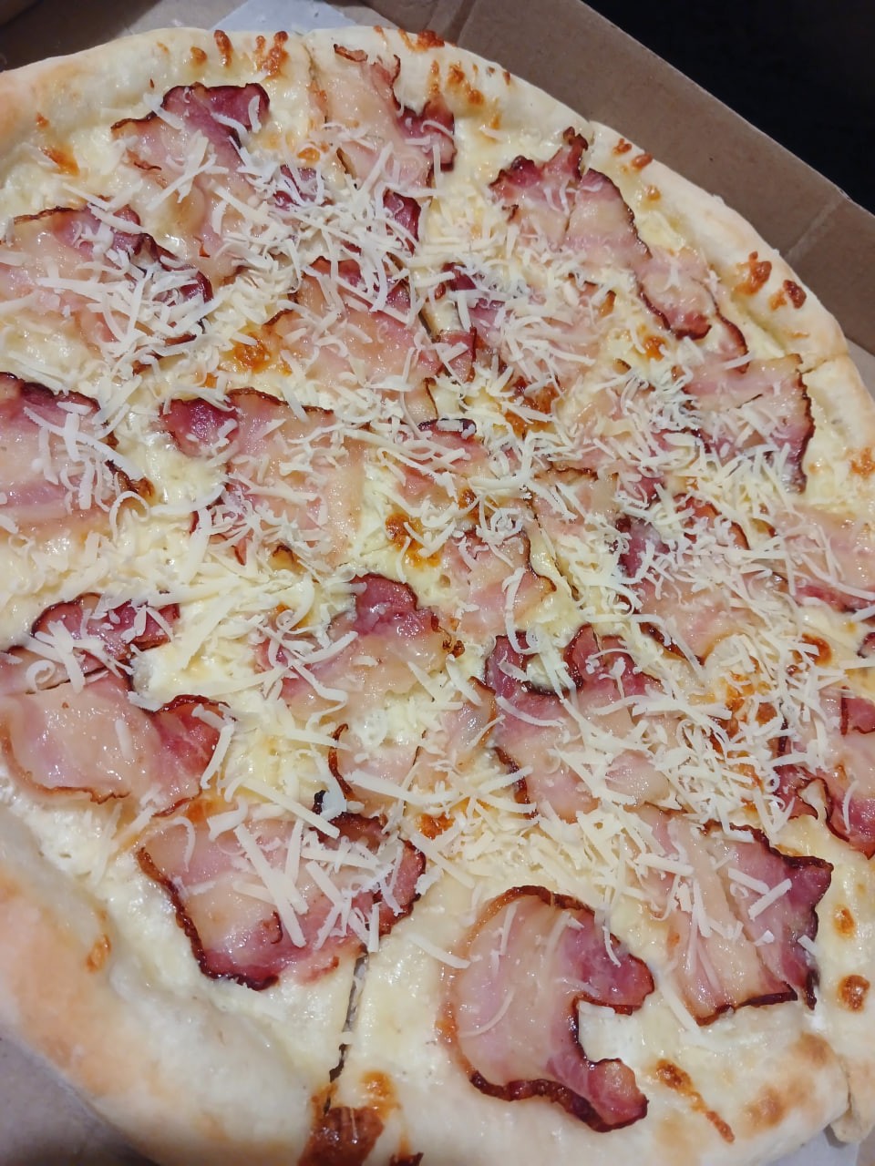 Піца карбонара