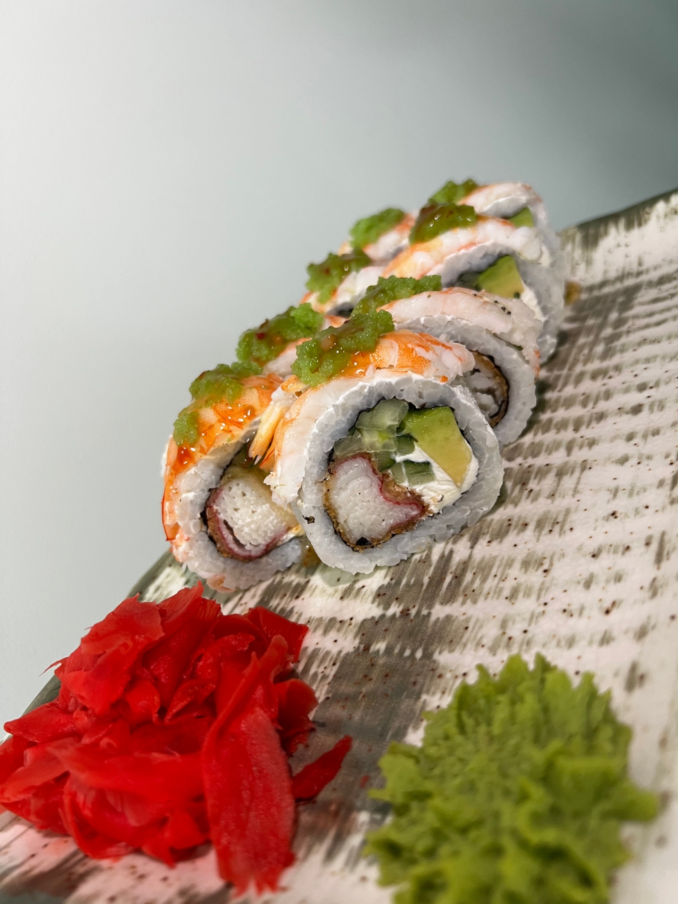 Рол з сніжним крабом в темпурі та креветками