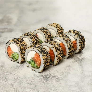 Каліфорнія з лососем в кунжуті