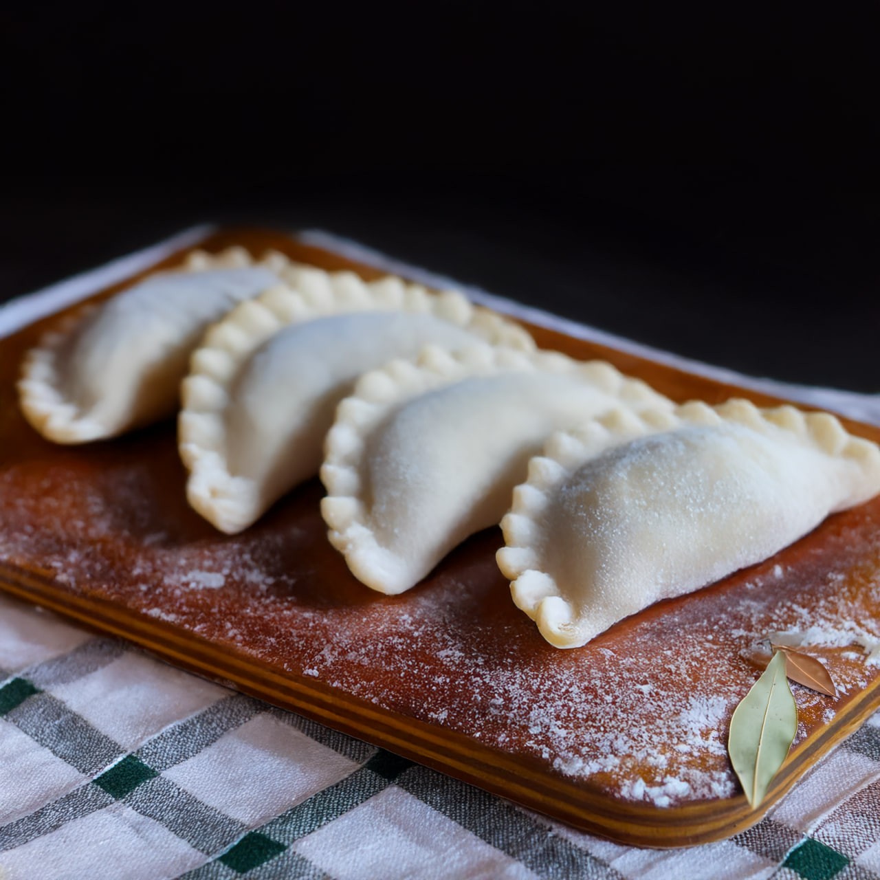 Чебуреки з мʼясом