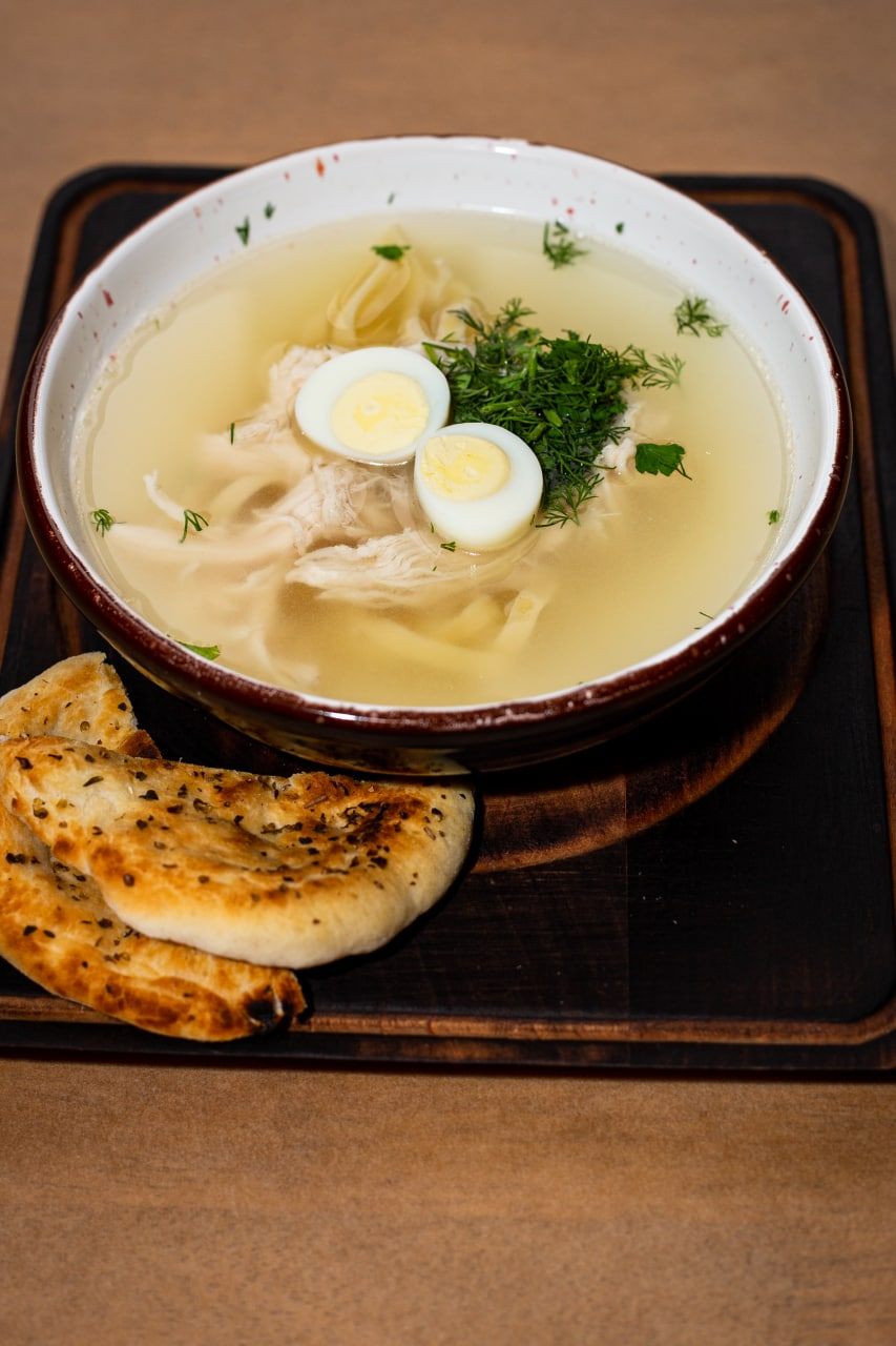 Бульйон з домашньої курочки