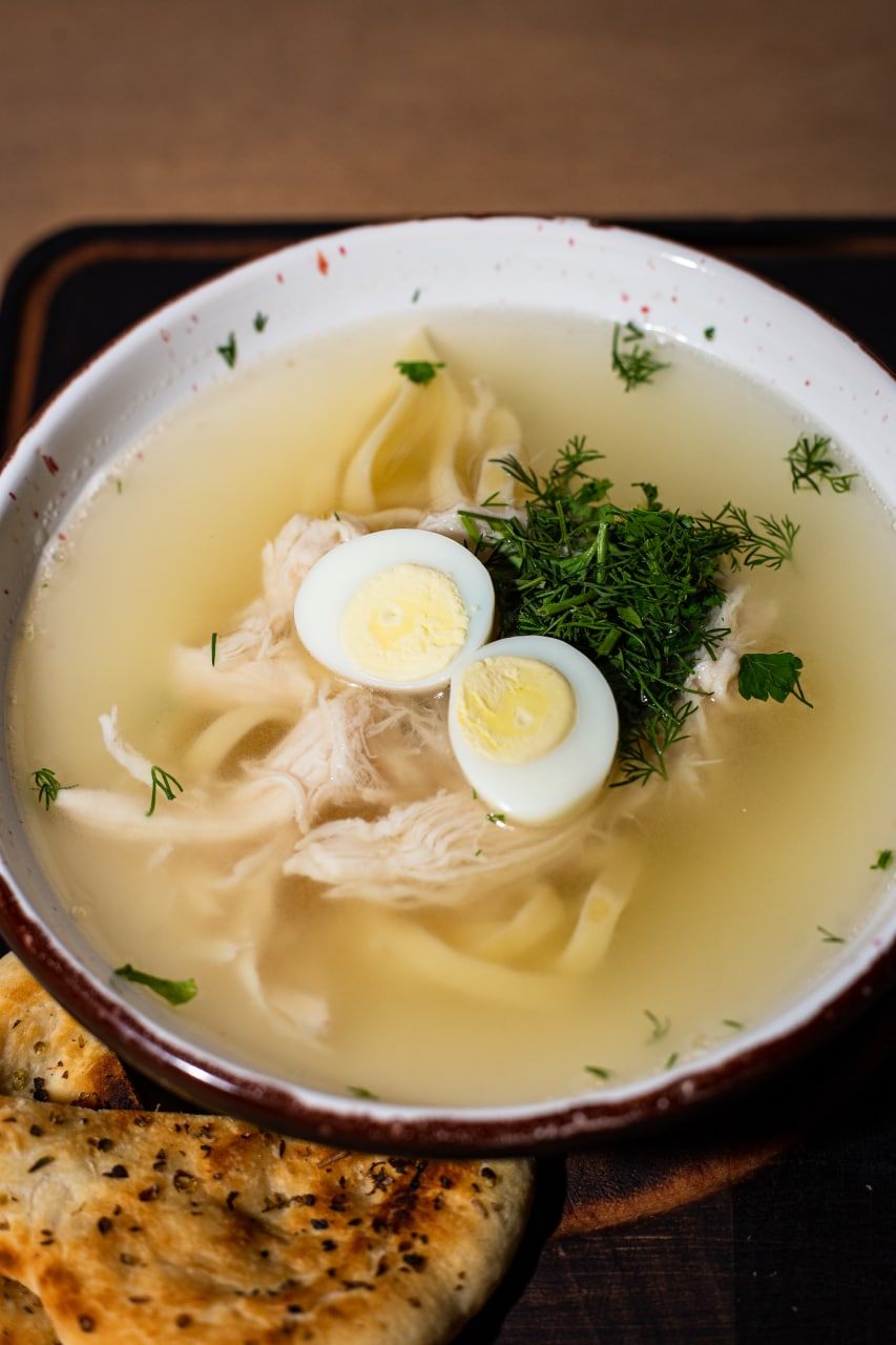 Бульйон з домашньої курочки