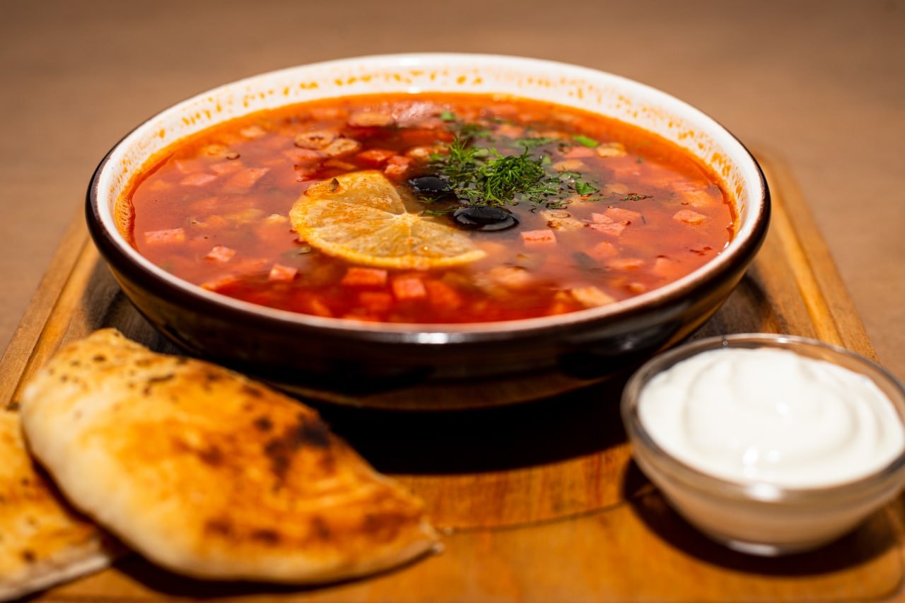 Солянка м'ясна