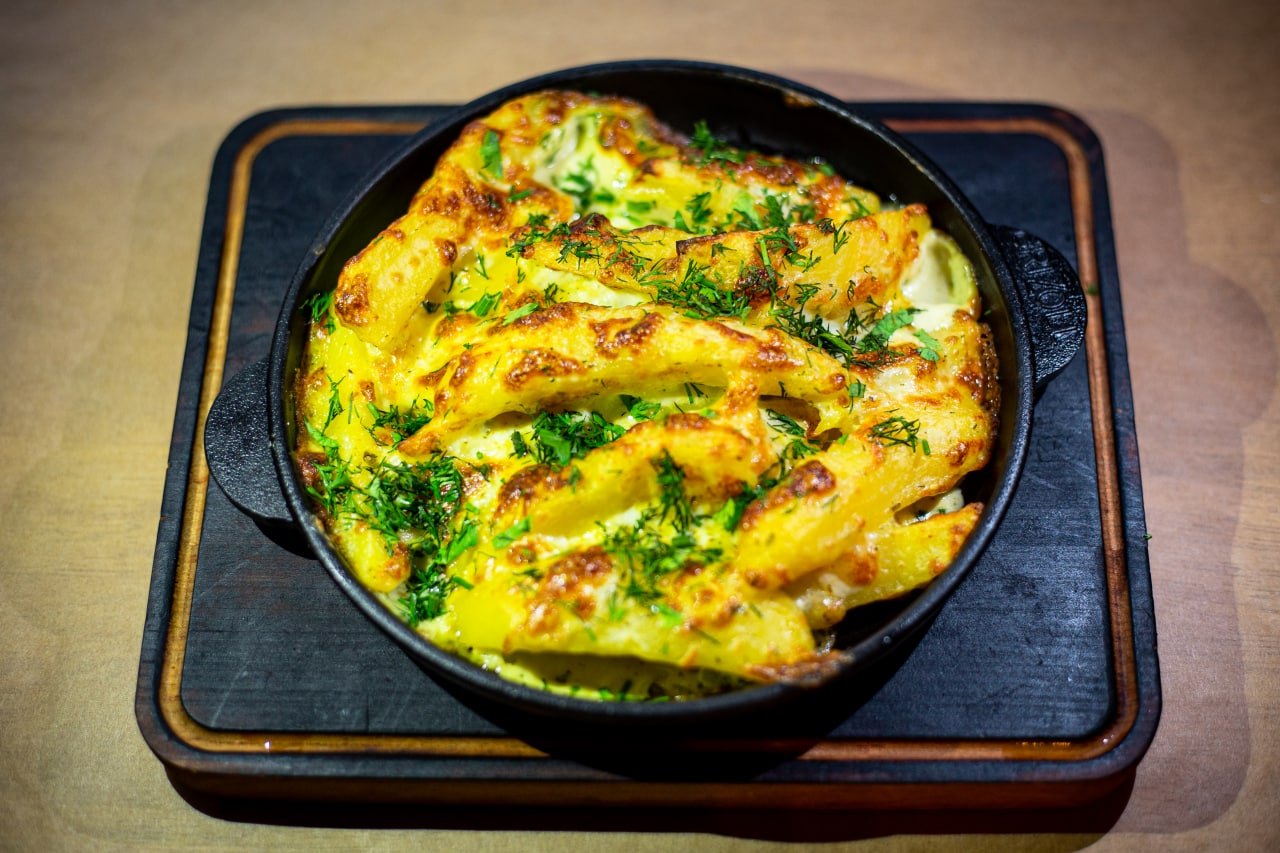 Картопля запечена з сиром