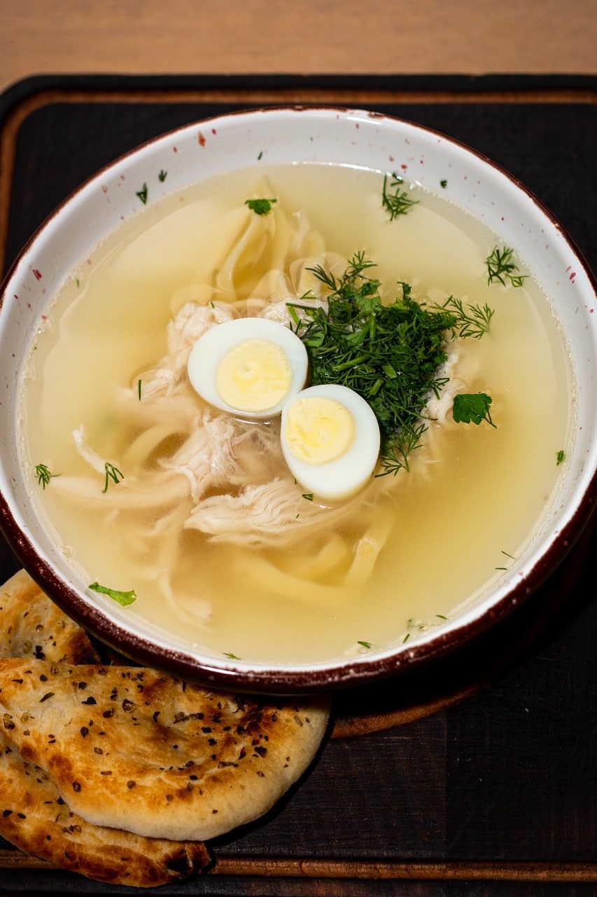 Бульйон з домашньої курочки