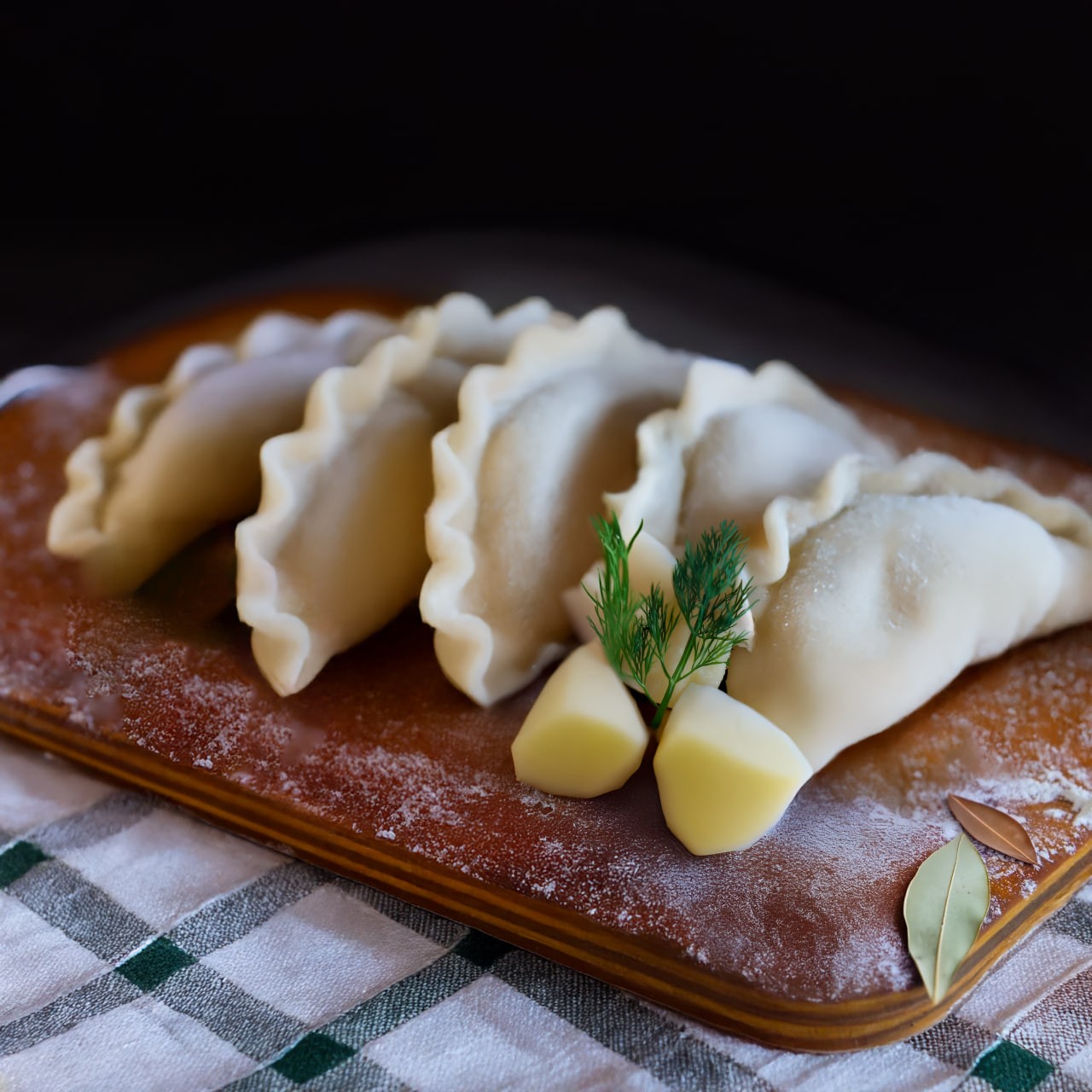 Вареники з картоплею та зеленню