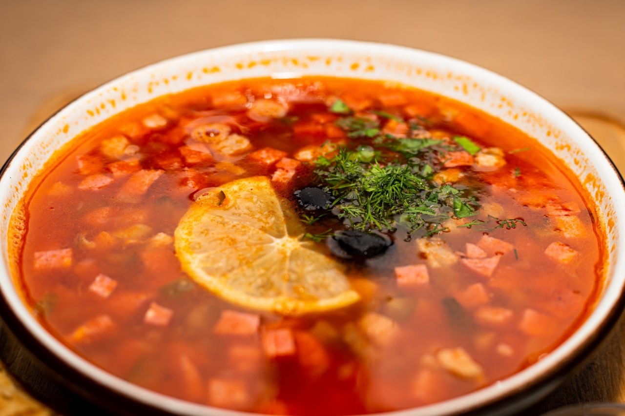 Солянка м'ясна