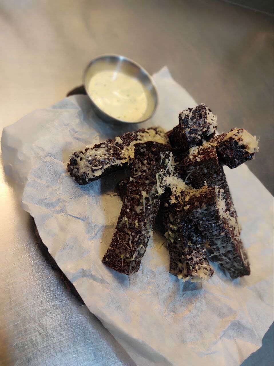 Часникові грінки Бородіно з пармезаном