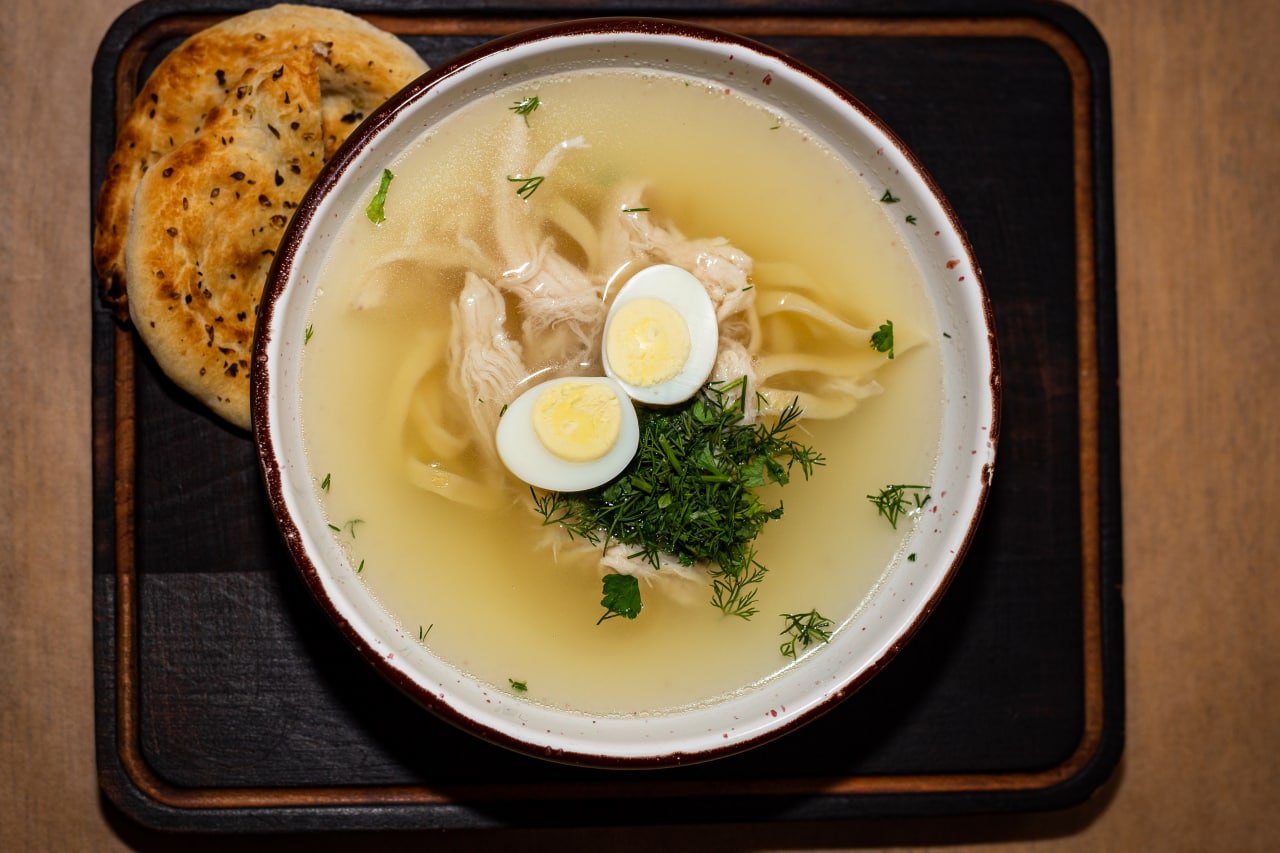 Бульйон з домашньої курочки