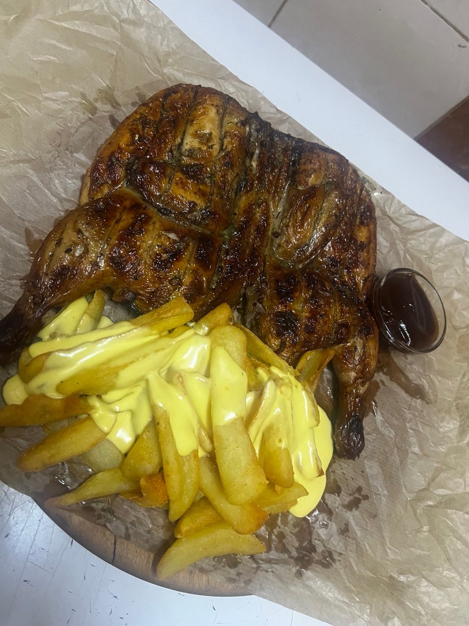 Смажене курча з картопляними діпами